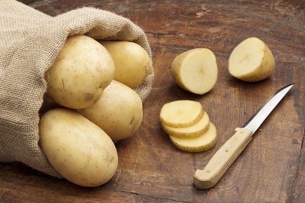 Mặt nạ khoai tây có thể giúp nuôi dưỡng làn da trắng sáng ráo mịn