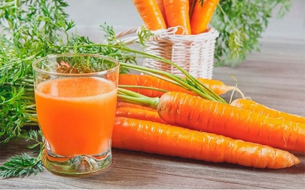 Uống nước ép cà rốt là một cách dưỡng trắng da hữu hiệu