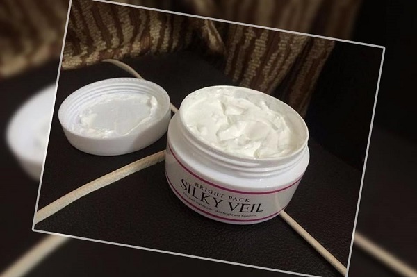 Kem ủ trắng da toàn thân Silky Veil không chứa chất bào mòn, rất an toàn với da