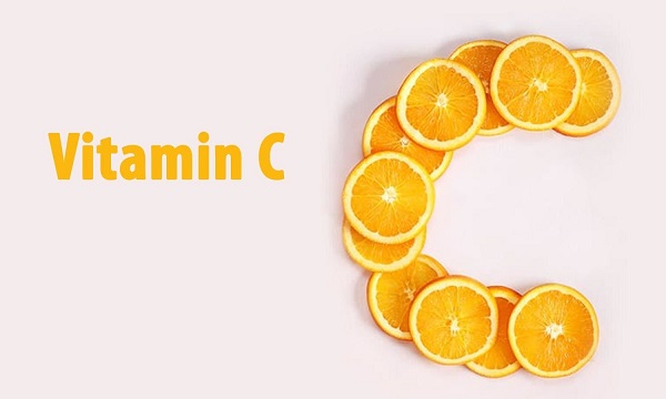 Vitamin C là một chất chống oxy hóa có tác dụng ức chế hoạt động sản xuất Melanin nhờ đó ngăn ngừa da bị tăng sắc tố, dưỡng da sáng đều màu