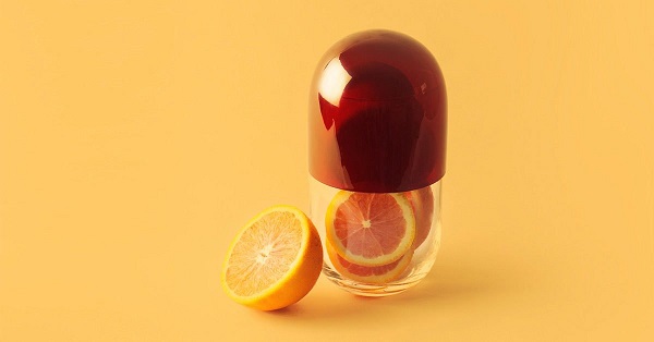 Người bị sỏi thận, có bệnh lý về rối loạn tan máu không nên uống vitamin C