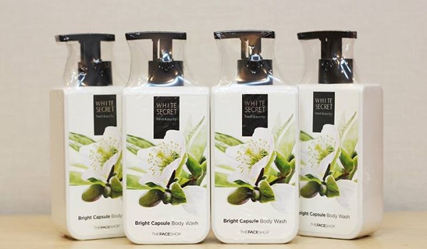 The Face Shop White Secret Bright Capsule Body Wash là sữa tắm kích trắng giúp dưỡng trắng và làm đều màu da