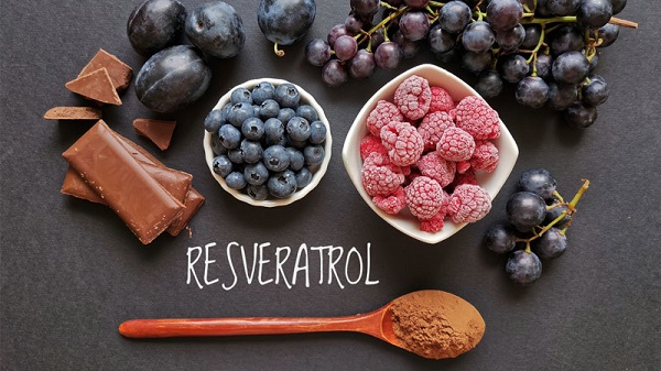 Thường xuyên ăn các loại trái cây quả mọng là một cách để bổ sung resveratrol giúp làn da được nuôi dưỡng tái tạo sâu từ bên trong