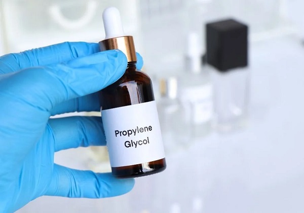 Propylene Glycol không được khuyến khích cho vào công thức bào chế mỹ phẩm do có khả năng gây kích ứng và làm khô da